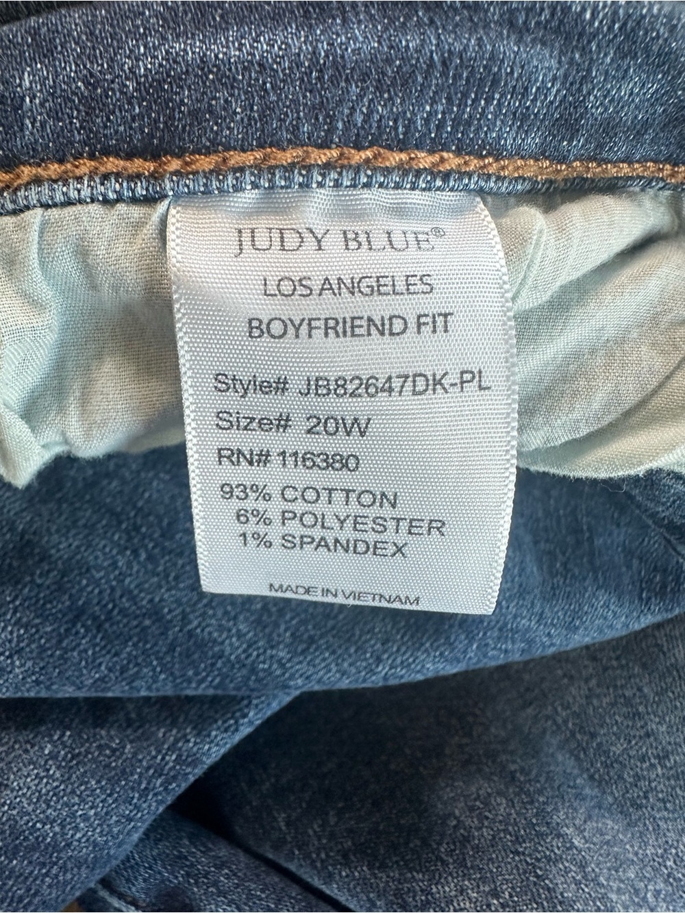 Judy Blue Midi Rise Boyfriend Destroy Jeans with Yoke Pockets 20W - Picture 8 of 9